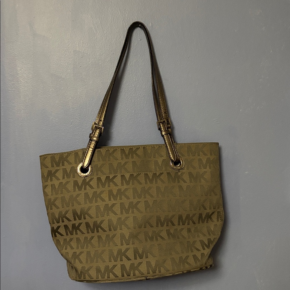 Michael Kors silver purse